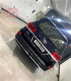 تۆیۆتا لاند کروزەر